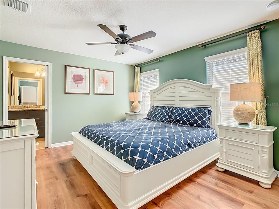 待售: $629,000 (8 贝兹, 6 浴室, 4041 平方英尺)