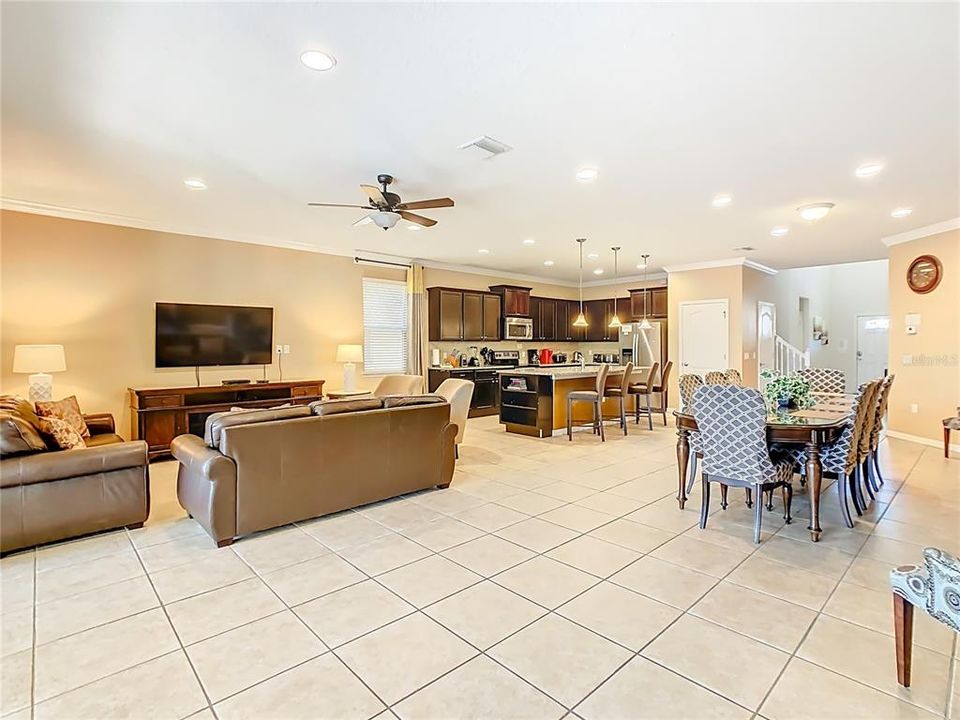 待售: $629,000 (8 贝兹, 6 浴室, 4041 平方英尺)