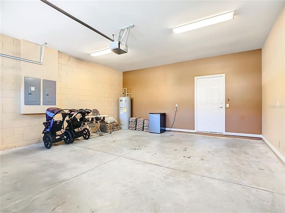 待售: $629,000 (8 贝兹, 6 浴室, 4041 平方英尺)