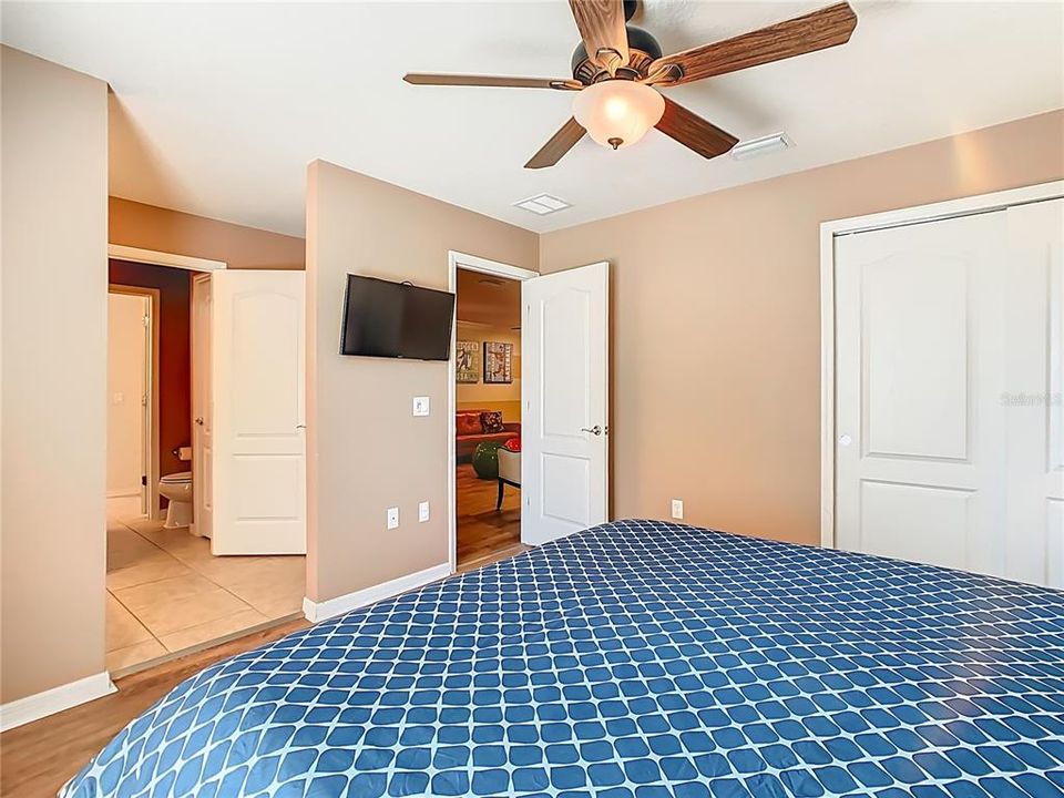 待售: $629,000 (8 贝兹, 6 浴室, 4041 平方英尺)