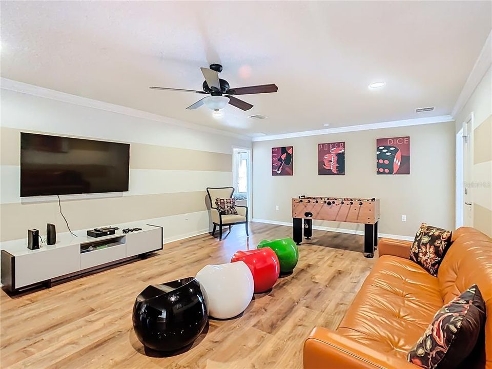 待售: $629,000 (8 贝兹, 6 浴室, 4041 平方英尺)