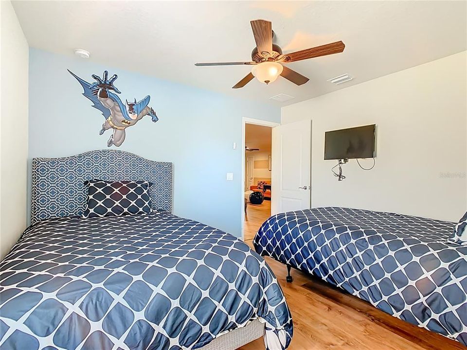 待售: $629,000 (8 贝兹, 6 浴室, 4041 平方英尺)