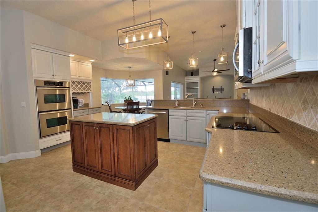 На продажу: $705,000 (5 спален, 3 ванн, 2797 Квадратных фут)