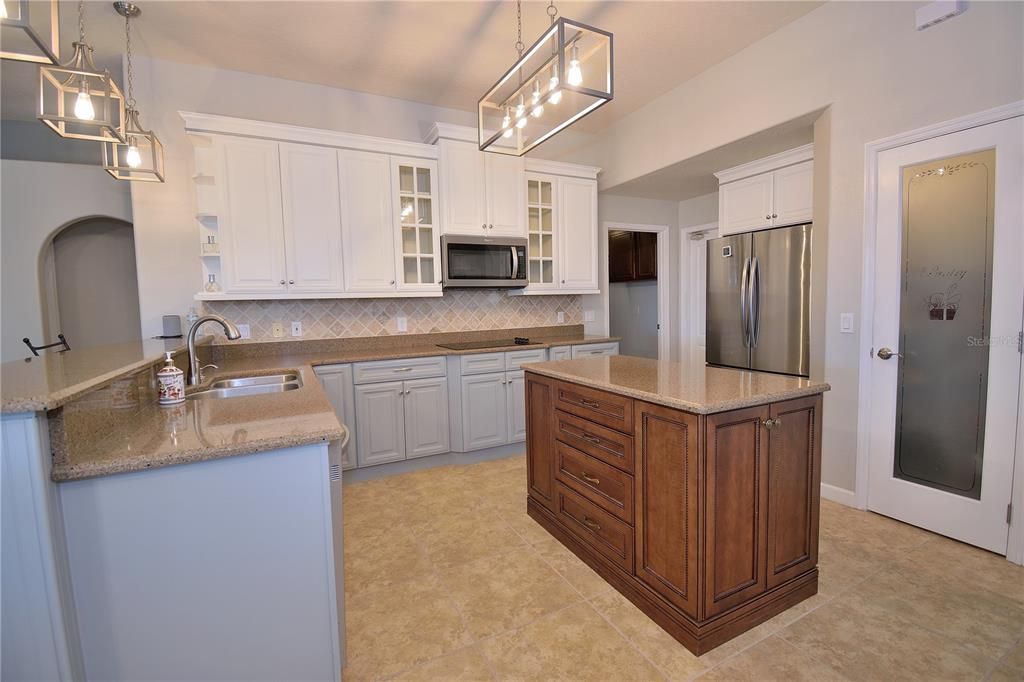 На продажу: $705,000 (5 спален, 3 ванн, 2797 Квадратных фут)