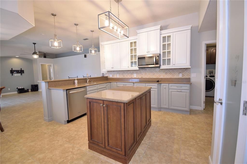 На продажу: $705,000 (5 спален, 3 ванн, 2797 Квадратных фут)