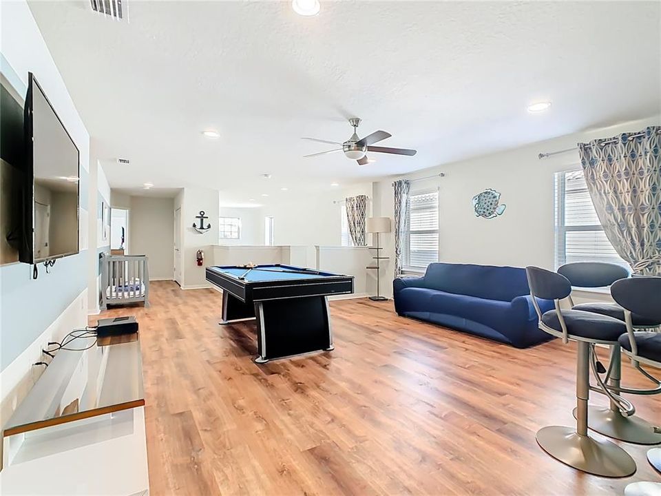 For Sale: $529,000 (6 beds, 4 baths, 3142 Square Feet)