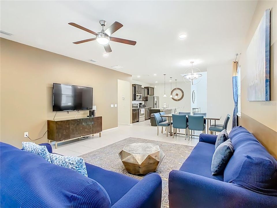 For Sale: $529,000 (6 beds, 4 baths, 3142 Square Feet)