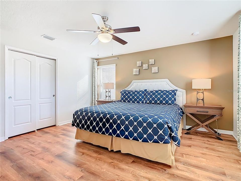 For Sale: $529,000 (6 beds, 4 baths, 3142 Square Feet)