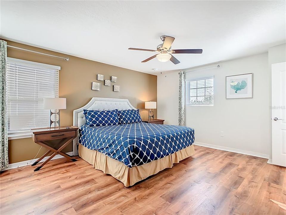 For Sale: $529,000 (6 beds, 4 baths, 3142 Square Feet)