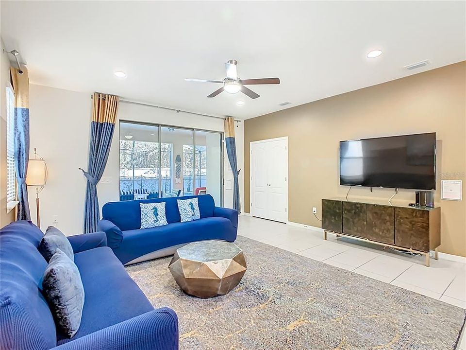 For Sale: $529,000 (6 beds, 4 baths, 3142 Square Feet)