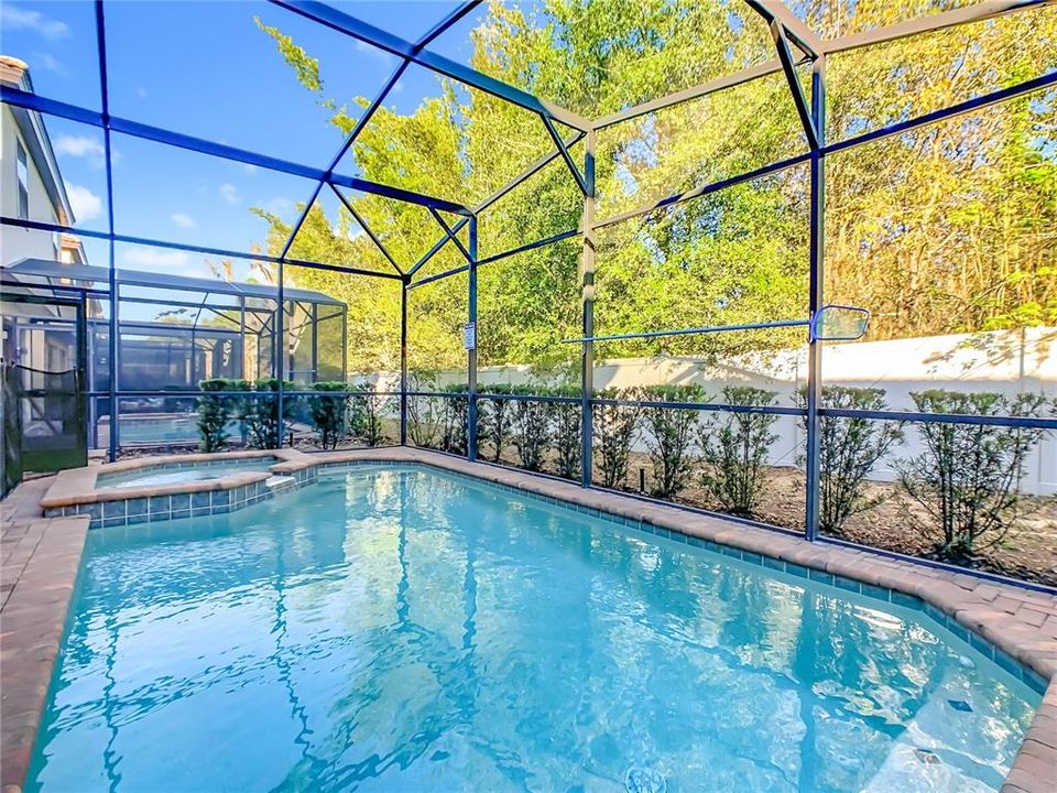 For Sale: $529,000 (6 beds, 4 baths, 3142 Square Feet)