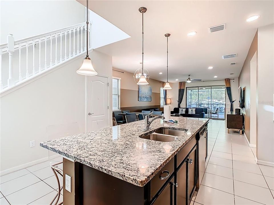 For Sale: $529,000 (6 beds, 4 baths, 3142 Square Feet)