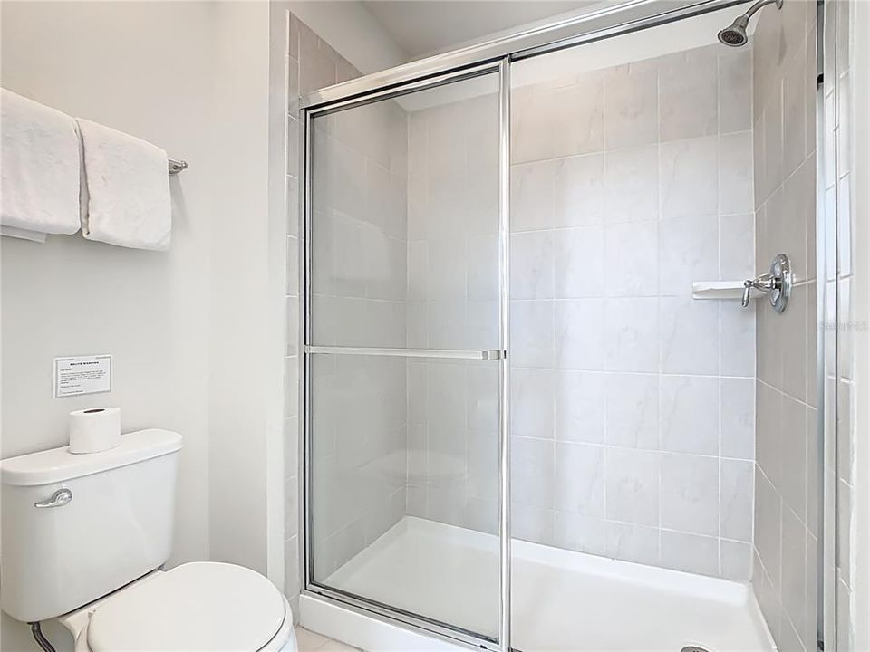 For Sale: $529,000 (6 beds, 4 baths, 3142 Square Feet)