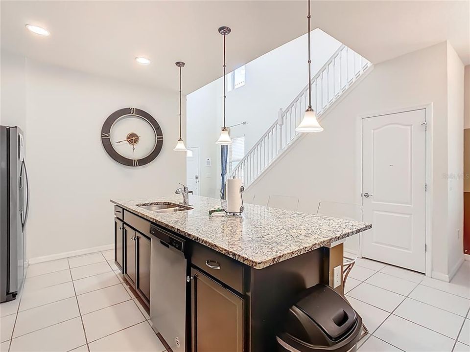 For Sale: $529,000 (6 beds, 4 baths, 3142 Square Feet)