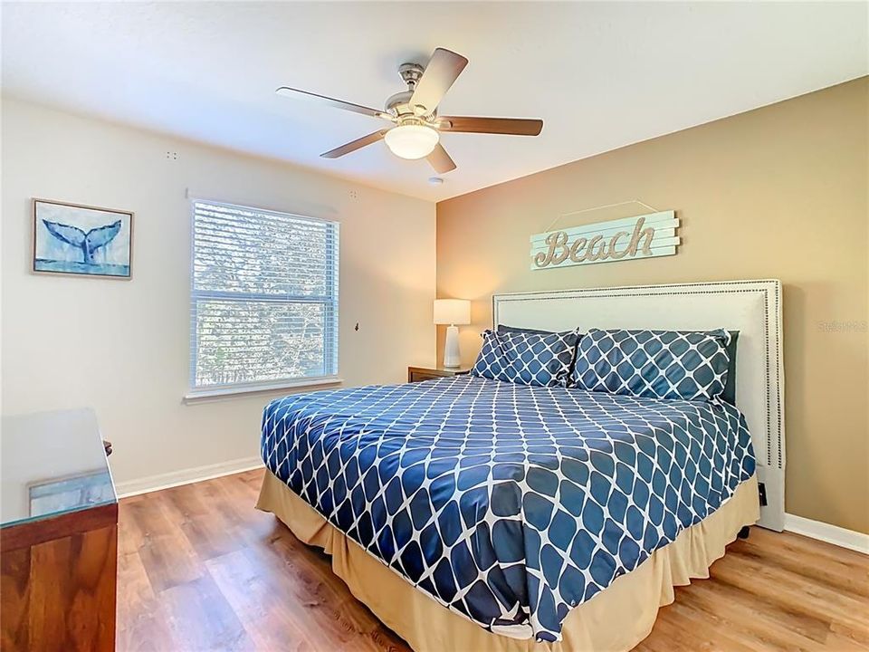 For Sale: $529,000 (6 beds, 4 baths, 3142 Square Feet)