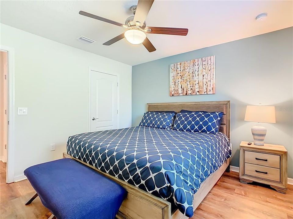 For Sale: $529,000 (6 beds, 4 baths, 3142 Square Feet)