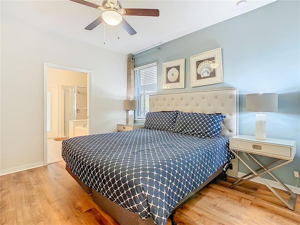 For Sale: $529,000 (6 beds, 4 baths, 3142 Square Feet)