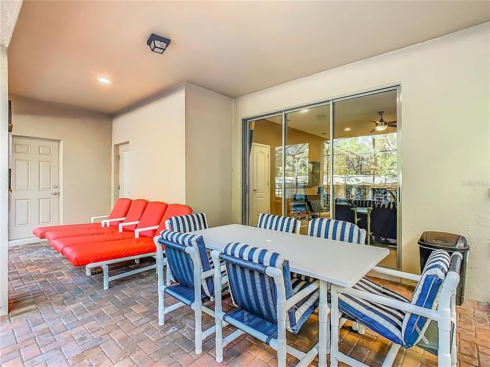 For Sale: $529,000 (6 beds, 4 baths, 3142 Square Feet)