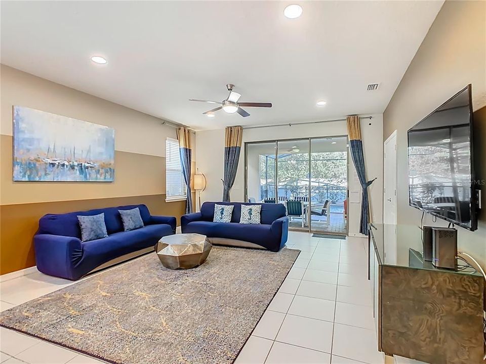 For Sale: $529,000 (6 beds, 4 baths, 3142 Square Feet)