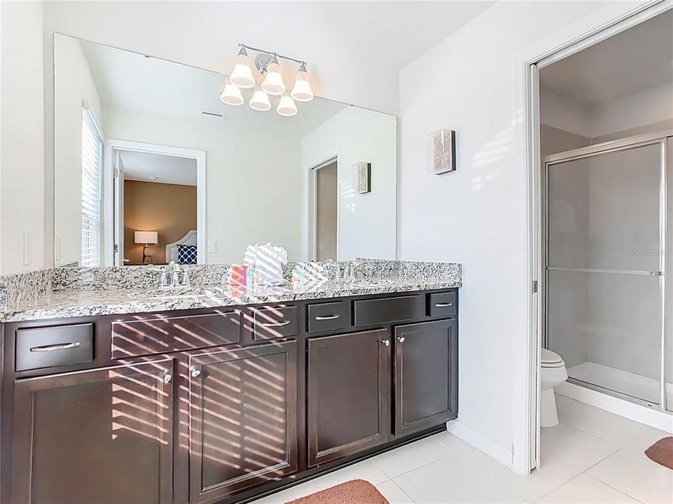 For Sale: $529,000 (6 beds, 4 baths, 3142 Square Feet)