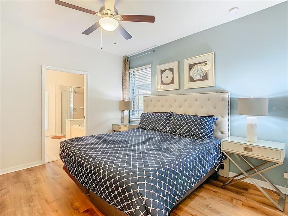 For Sale: $529,000 (6 beds, 4 baths, 3142 Square Feet)