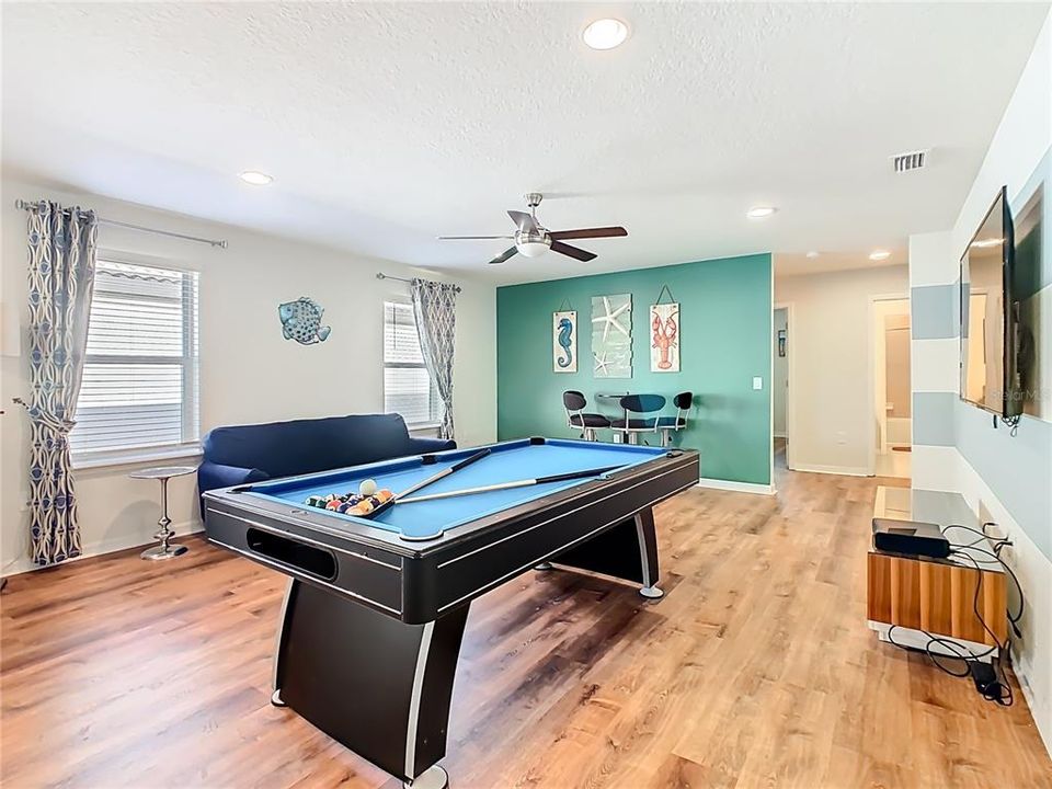 For Sale: $529,000 (6 beds, 4 baths, 3142 Square Feet)