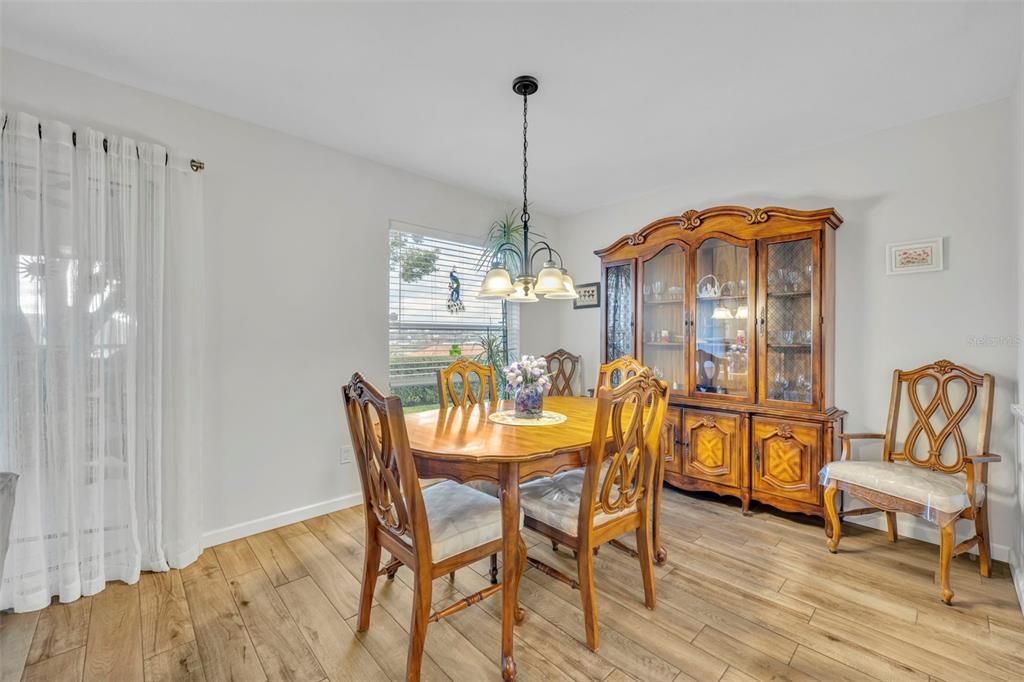 En Venta: $340,000 (2 camas, 2 baños, 1334 Pies cuadrados)