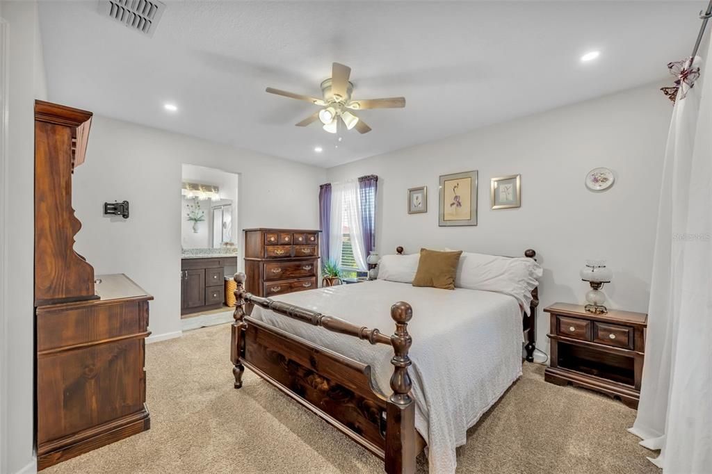 En Venta: $340,000 (2 camas, 2 baños, 1334 Pies cuadrados)