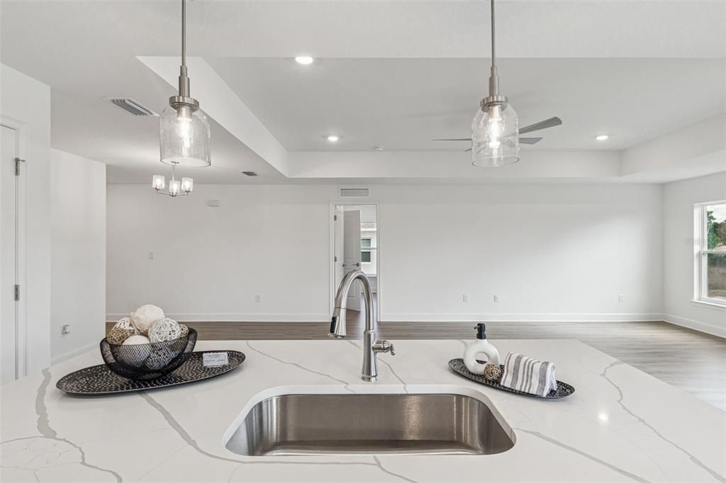 待售: $349,990 (3 贝兹, 2 浴室, 1580 平方英尺)