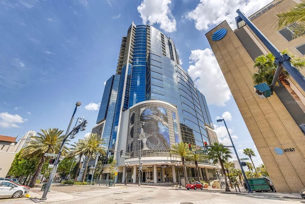 En Renta: $3,590 (3 camas, 2 baños, 1959 Pies cuadrados)