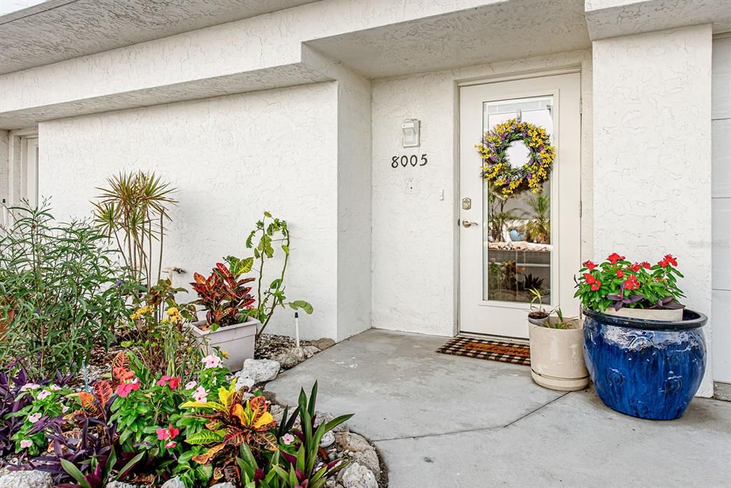 For Sale: $999,000 (3 beds, 3 baths, 2515 Square Feet)