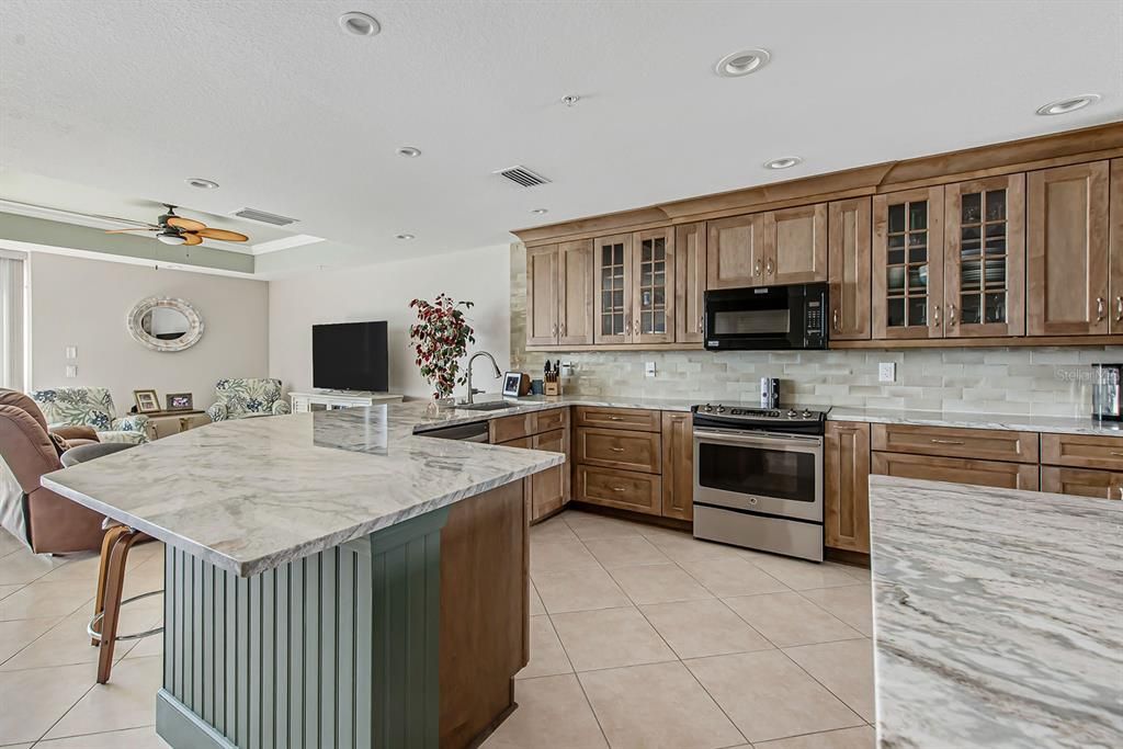 For Sale: $999,000 (3 beds, 3 baths, 2515 Square Feet)