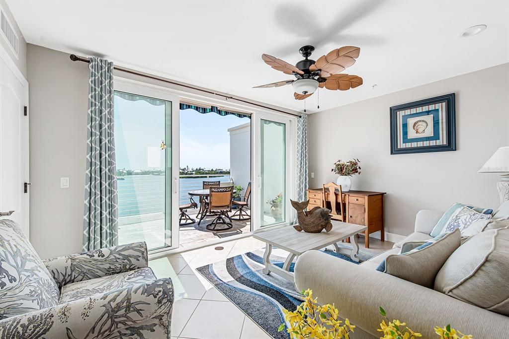 For Sale: $999,000 (3 beds, 3 baths, 2515 Square Feet)