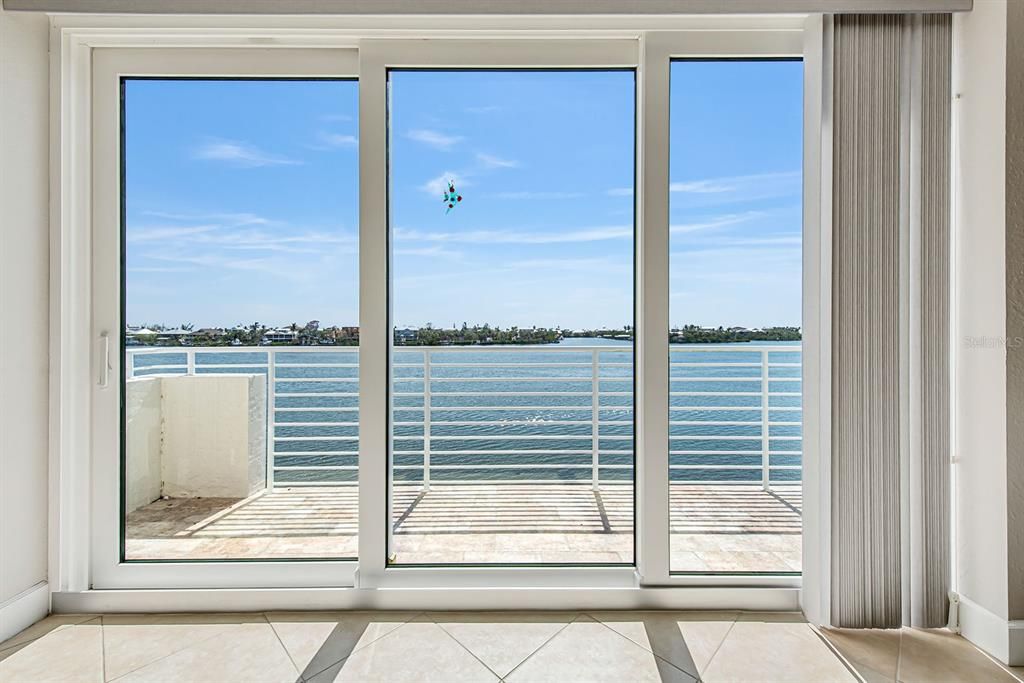 For Sale: $999,000 (3 beds, 3 baths, 2515 Square Feet)