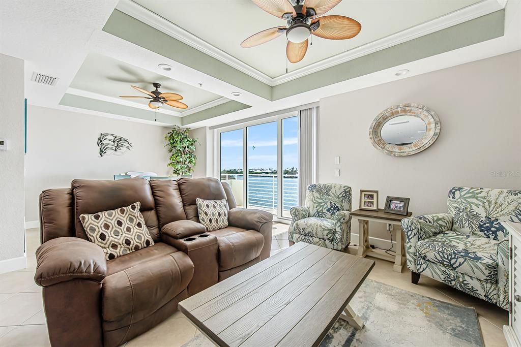 For Sale: $999,000 (3 beds, 3 baths, 2515 Square Feet)