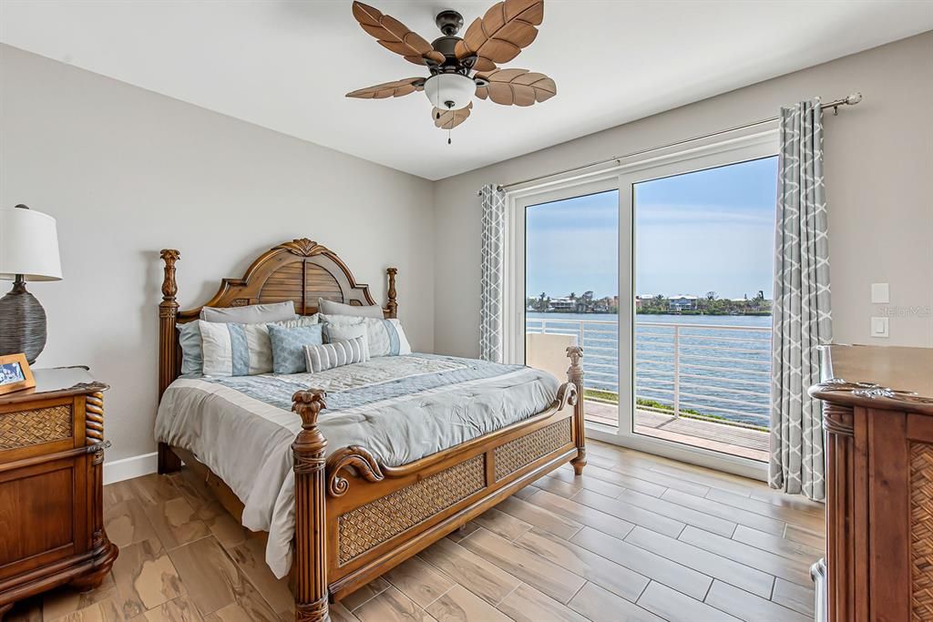 For Sale: $999,000 (3 beds, 3 baths, 2515 Square Feet)