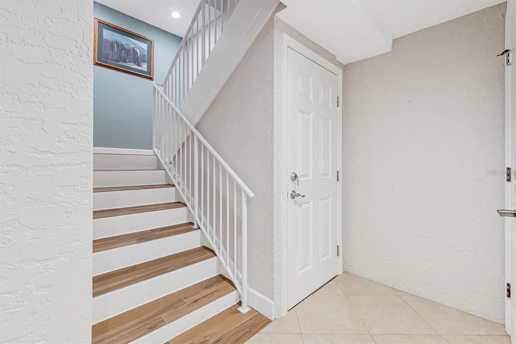 For Sale: $999,000 (3 beds, 3 baths, 2515 Square Feet)