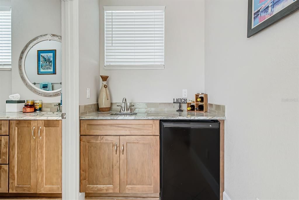 For Sale: $999,000 (3 beds, 3 baths, 2515 Square Feet)