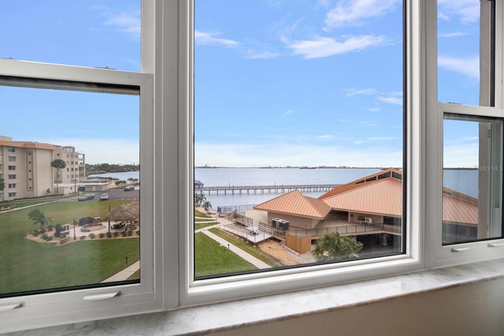 En Venta: $1,100,000 (3 camas, 2 baños, 2330 Pies cuadrados)