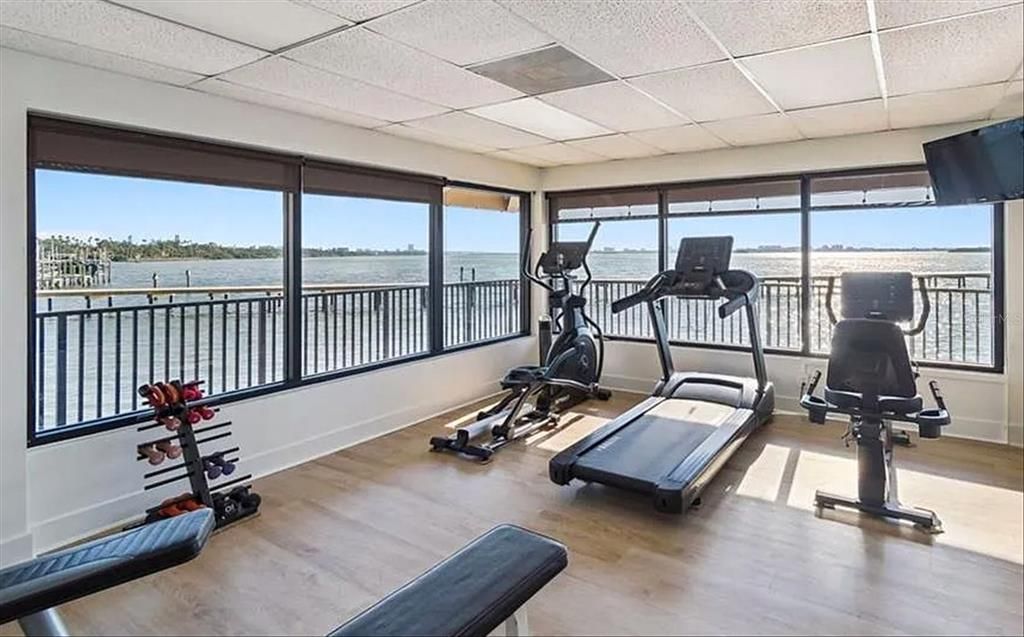 En Venta: $1,100,000 (3 camas, 2 baños, 2330 Pies cuadrados)