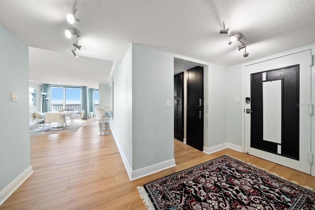 En Venta: $1,100,000 (3 camas, 2 baños, 2330 Pies cuadrados)