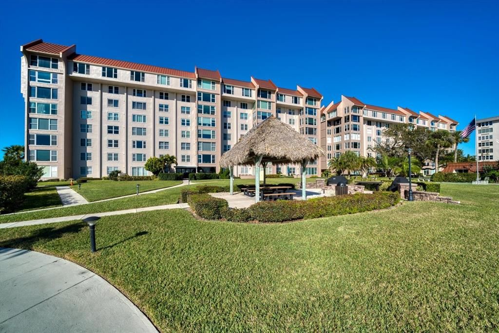 En Venta: $1,100,000 (3 camas, 2 baños, 2330 Pies cuadrados)