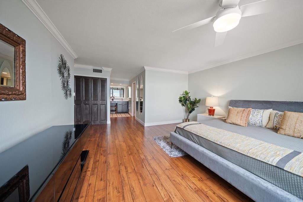 En Venta: $1,100,000 (3 camas, 2 baños, 2330 Pies cuadrados)