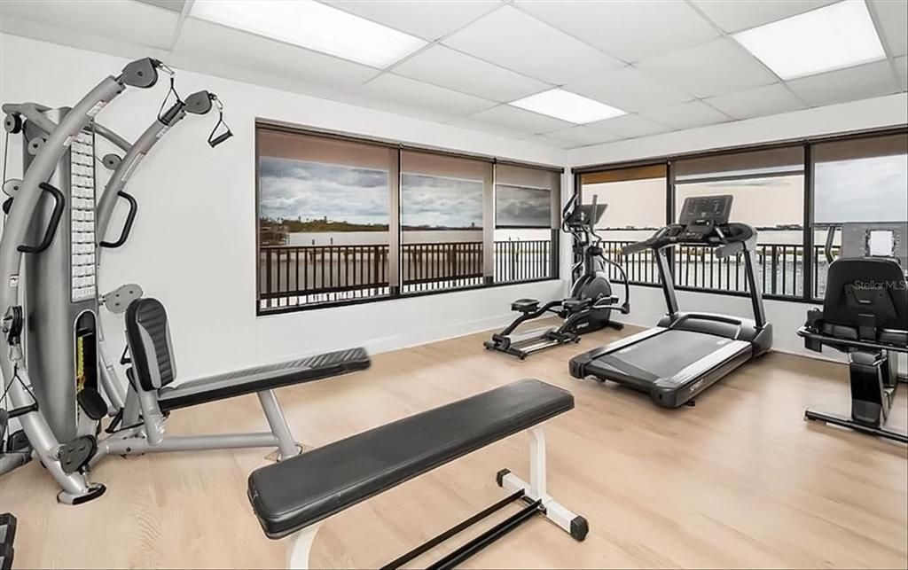 En Venta: $1,100,000 (3 camas, 2 baños, 2330 Pies cuadrados)