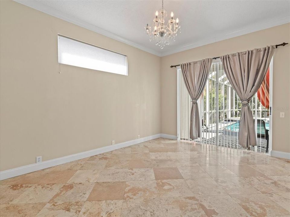 出租: $4,800 (4 贝兹, 3 浴室, 2217 平方英尺)