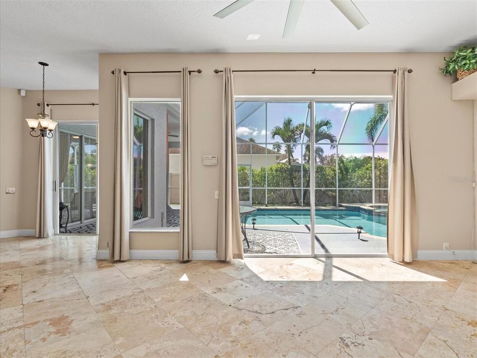 出租: $4,800 (4 贝兹, 3 浴室, 2217 平方英尺)