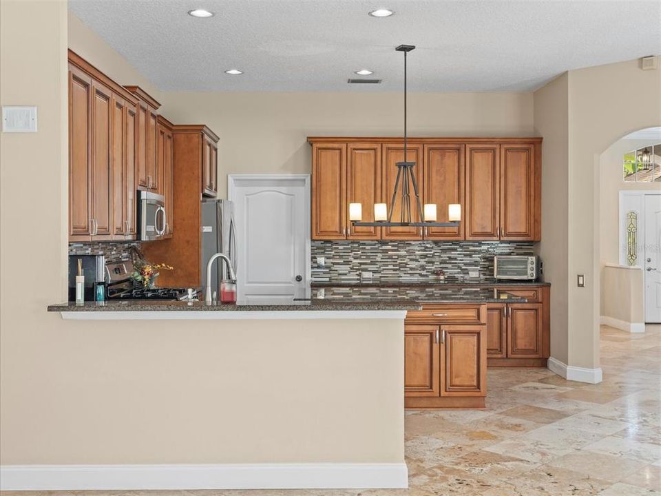 出租: $4,800 (4 贝兹, 3 浴室, 2217 平方英尺)