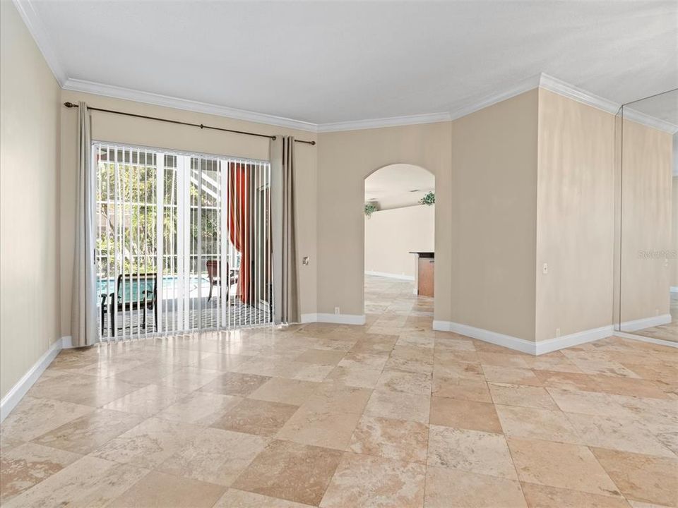 出租: $4,800 (4 贝兹, 3 浴室, 2217 平方英尺)