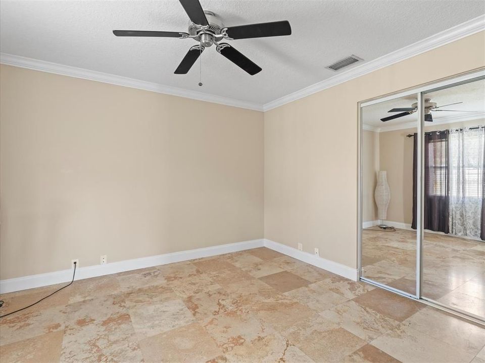 出租: $4,800 (4 贝兹, 3 浴室, 2217 平方英尺)