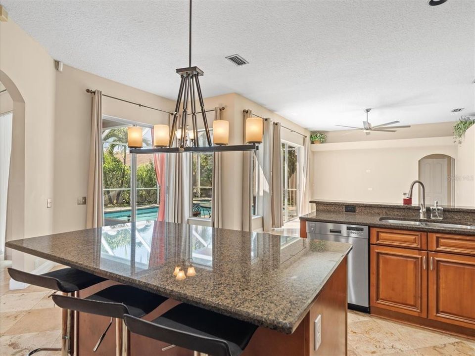 出租: $4,800 (4 贝兹, 3 浴室, 2217 平方英尺)